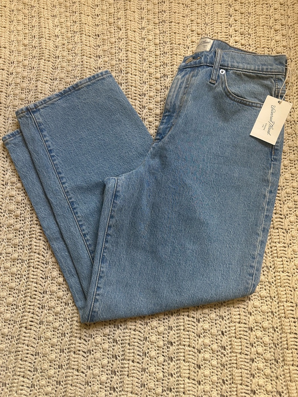 Universal Thread Women's Straight Leg Jeans - Light Blue Wash - Picture 10 of 10